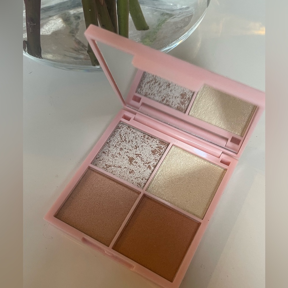 KINDER GLOW PALETTE